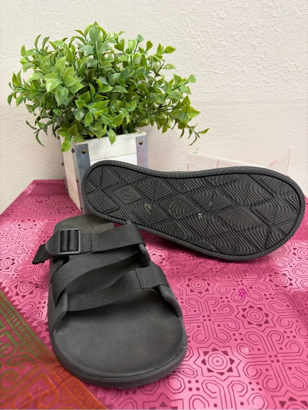 N/A comfortable black